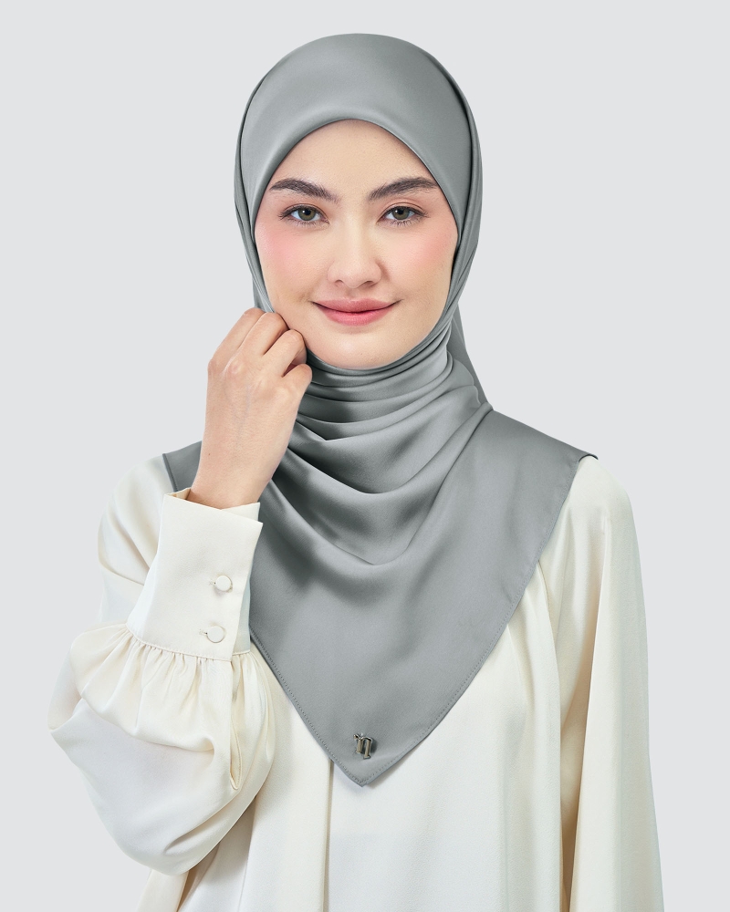 AMAYA SATIN SQUARE