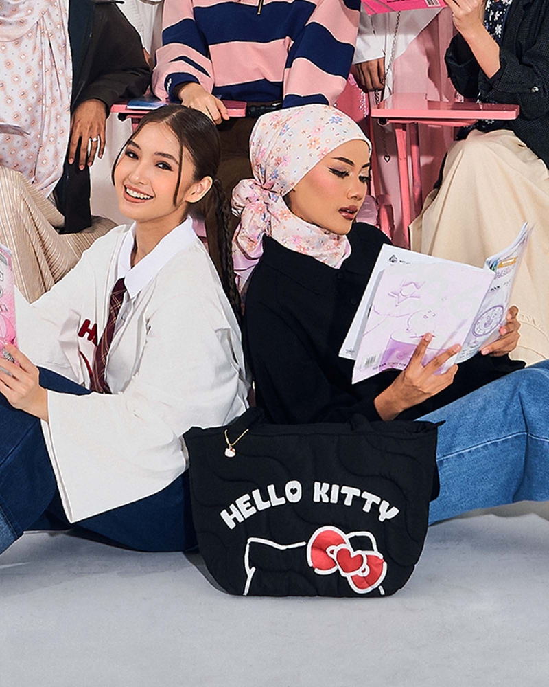 Image of HELLO KITTY X NAELOFAR PUFFER TOTE - FROSTED FLUFF