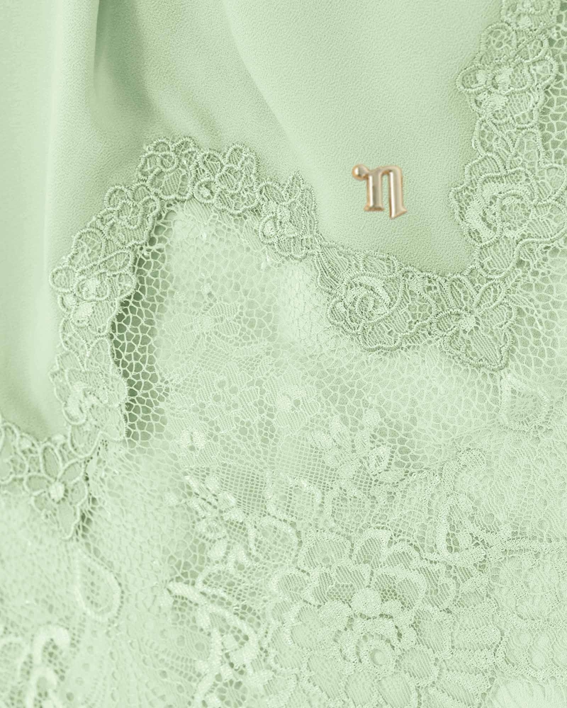 Image of JULIET LACE CRYSTAL SHAWL