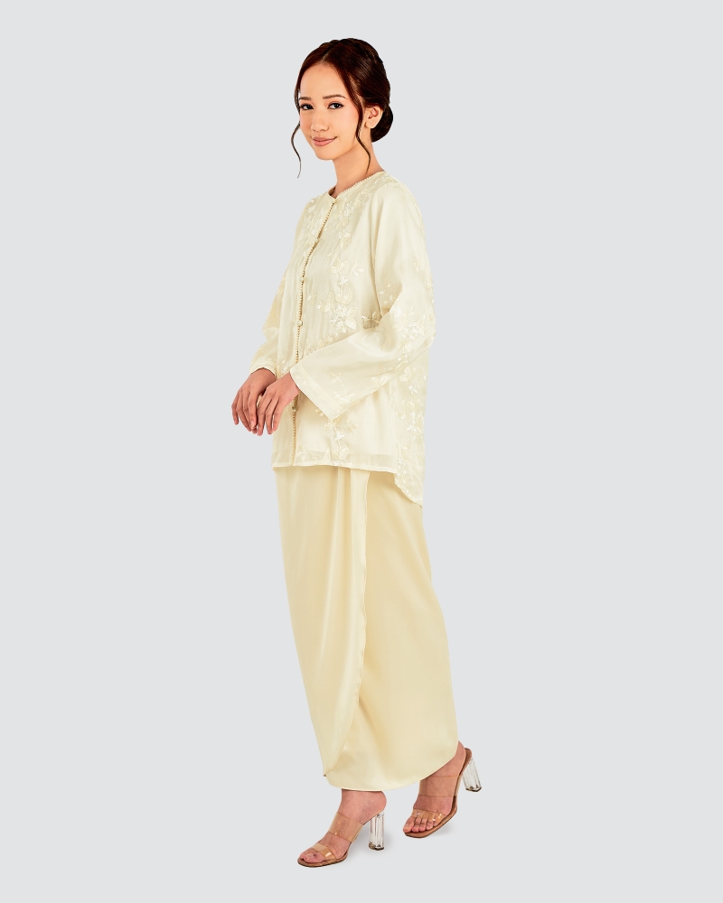 Image of KASEH KURUNG SET - VANILLA