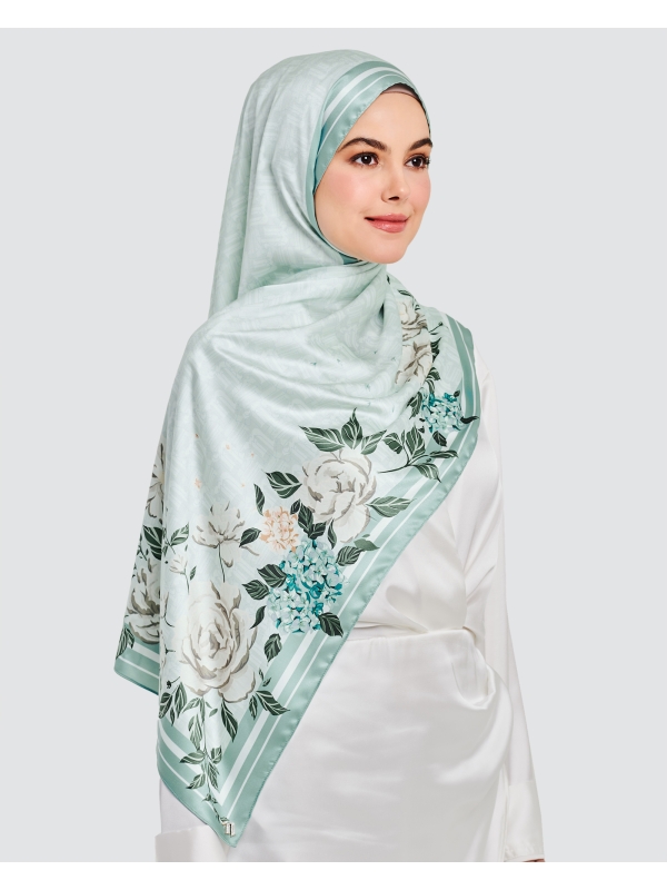 THE 8IRTHDAY COLLECTION - FLORAL MONOGRAM SHAWL - MINT